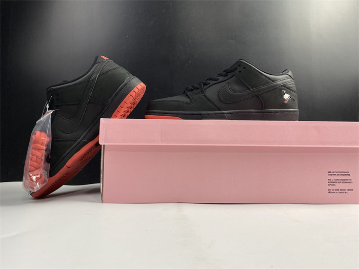 Nike SB Dunk Low Black Pigeon  883232-008