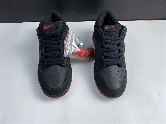 Nike SB Dunk Low Black Pigeon  883232-008