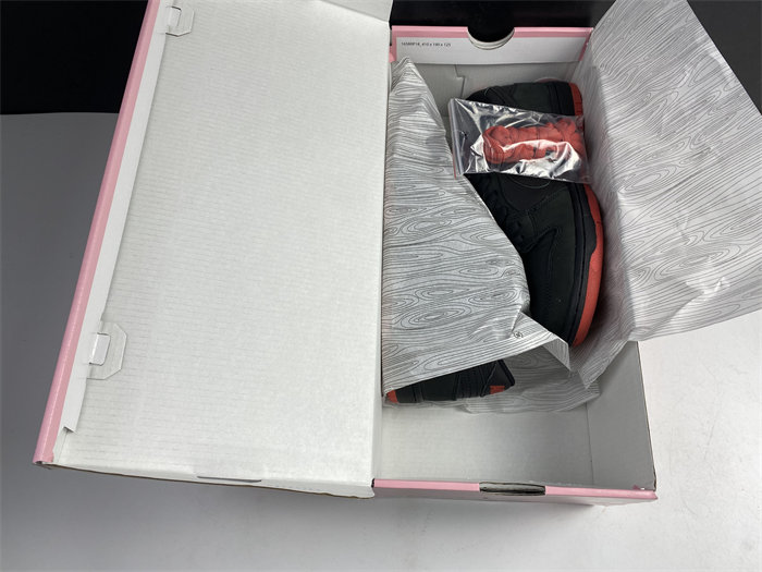Nike SB Dunk Low Black Pigeon  883232-008