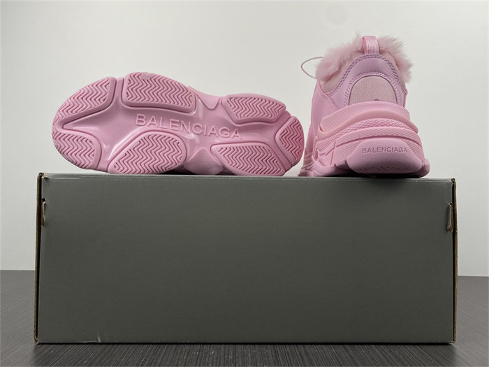 BLCG Triple S Fake Fur Pink  668562 W3CQ5 5000