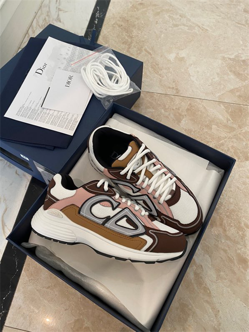 DR B30 Sneakers