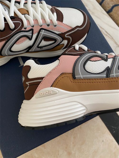DR B30 Sneakers