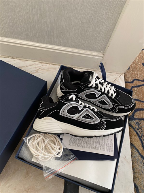 DR B30 SNEAKERS