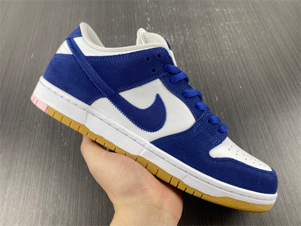 Nike SB Dunk Low “Los Angeles Dodgers” DO9395-400