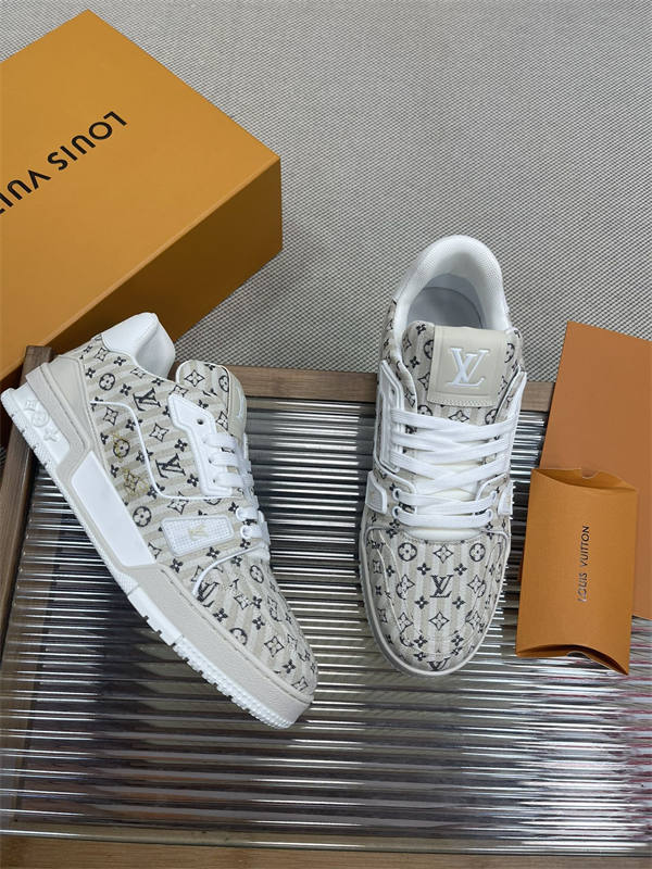 LV004