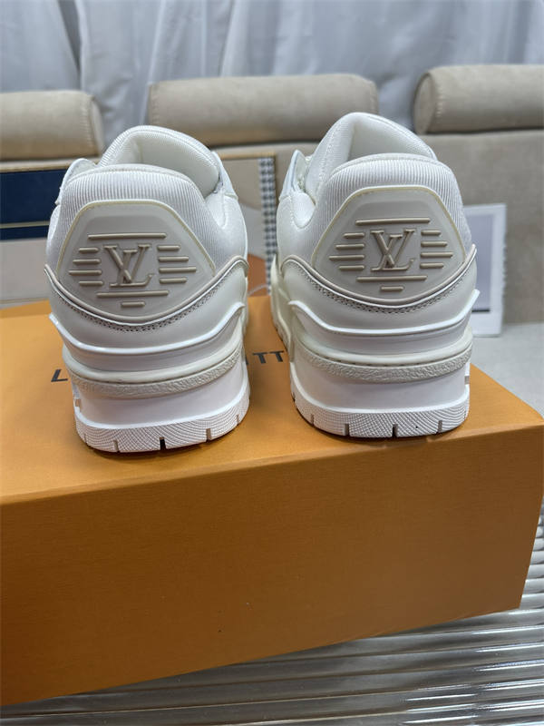 LV037