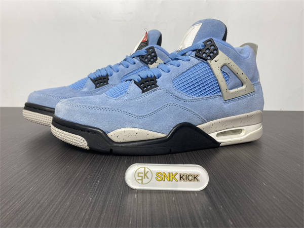 Jordan 4 Retro University Blue CT8527-400