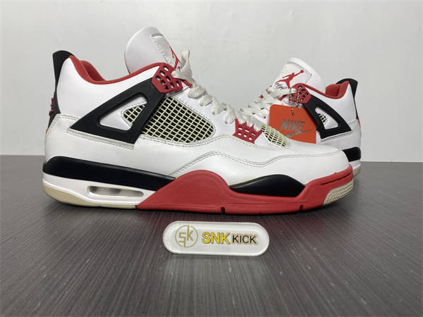 Jordan 4 Retro FIRE RED DC7770-160