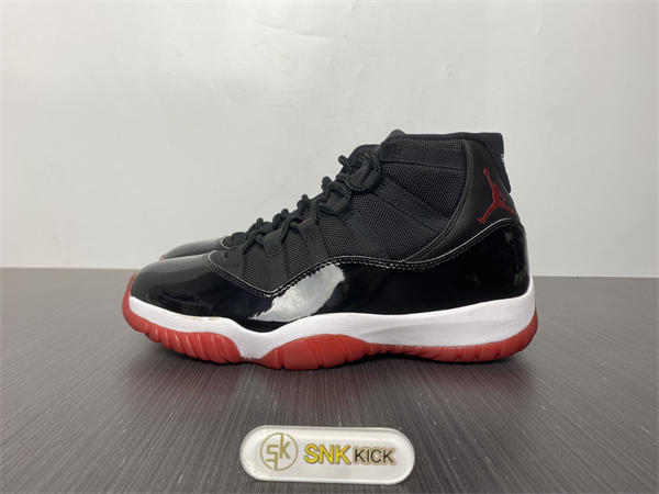 Jordan 11 RetroPlayoffs Bred (2019)  378037-061