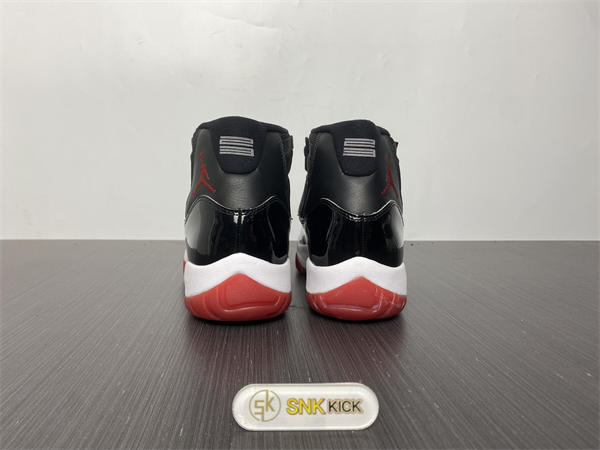 Jordan 11 RetroPlayoffs Bred (2019)  378037-061