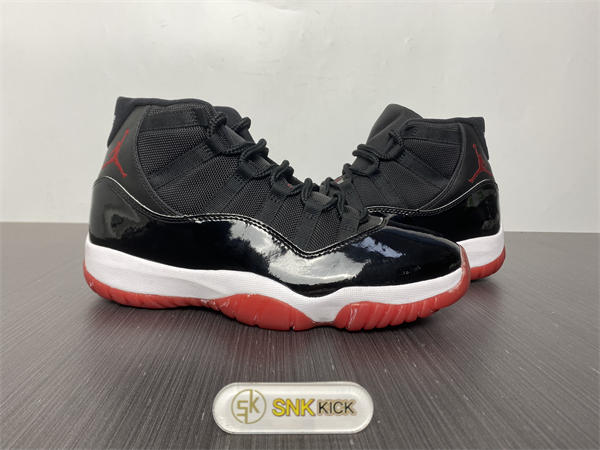 Jordan 11 RetroPlayoffs Bred (2019)  378037-061