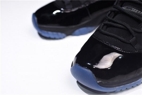 Jordan 11 Retro Cap and Gown  378037-005