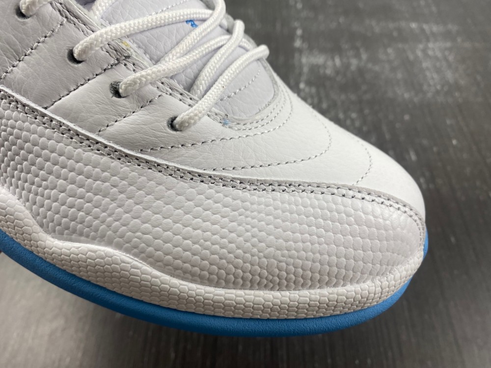 Jordan 12 Retro White University Blue (2004) 308243-142