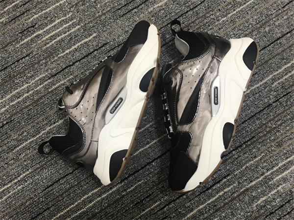 Dior B22