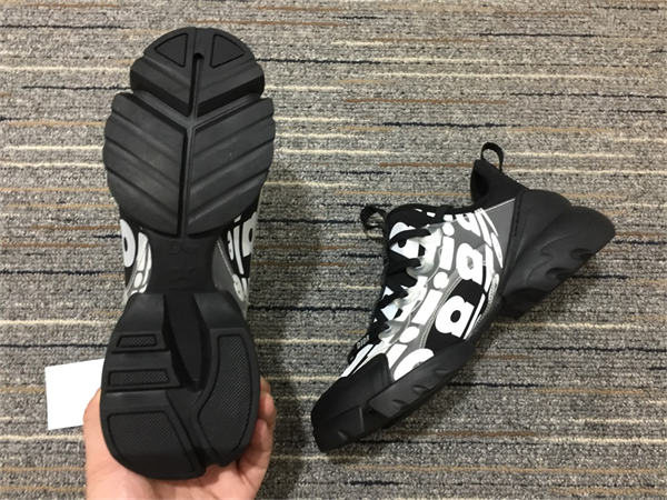 DR  Sneakers