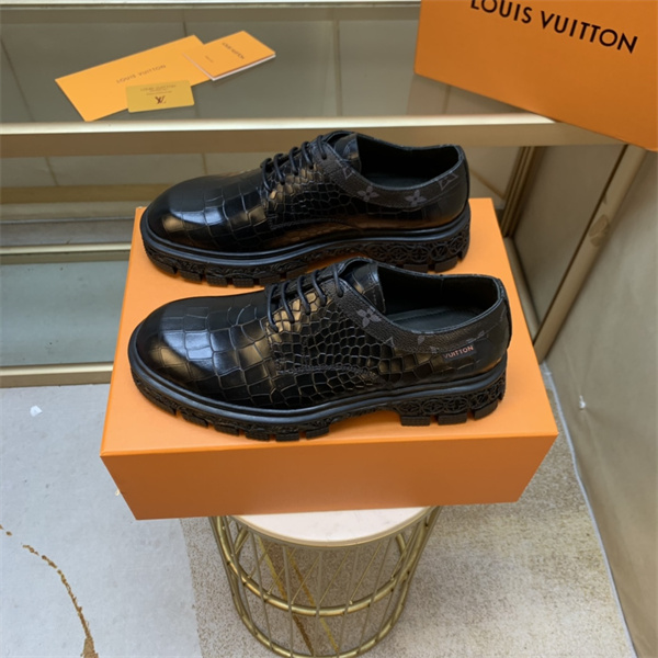 Lv Loafer 001
