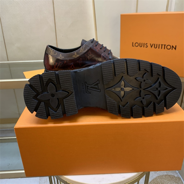 Lv Loafer 004