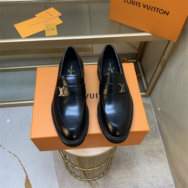 Lv Loafer 007
