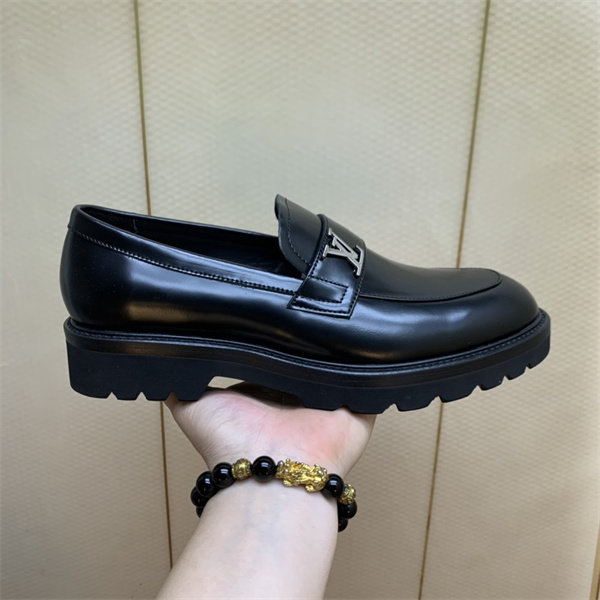 Lv Loafer 007