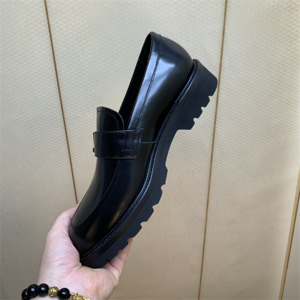 Lv Loafer 007