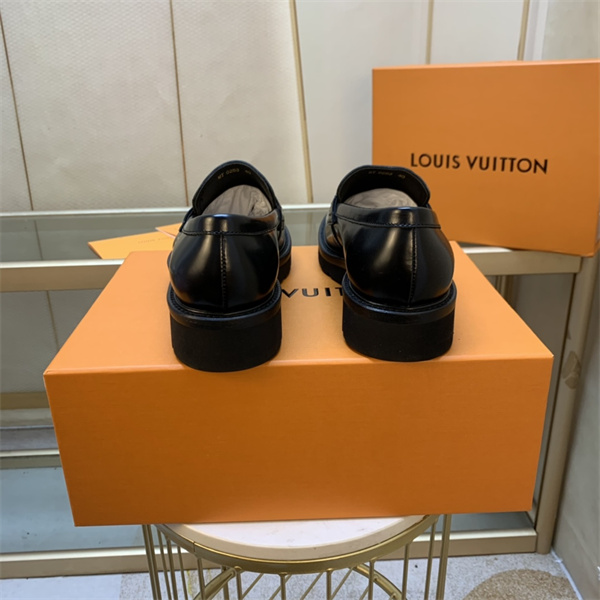 Lv Loafer 007