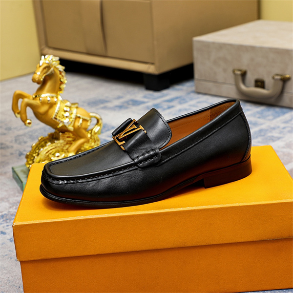 Lv Loafer 014