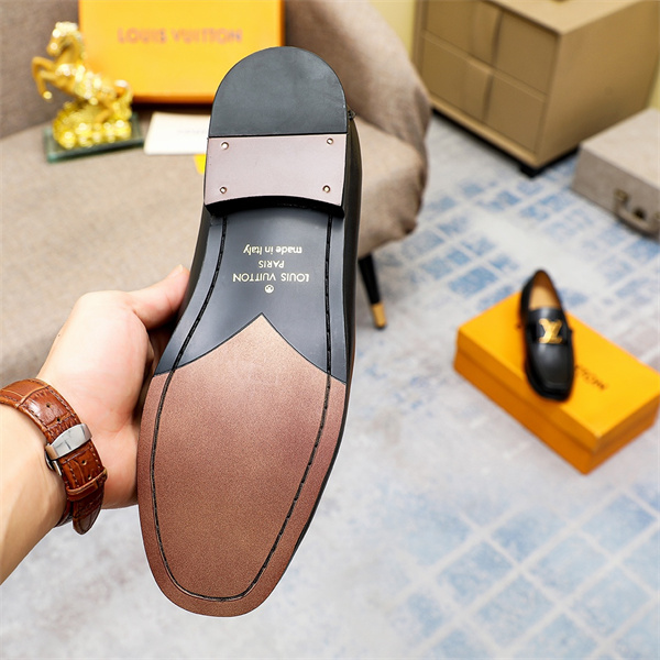 Lv Loafer 014