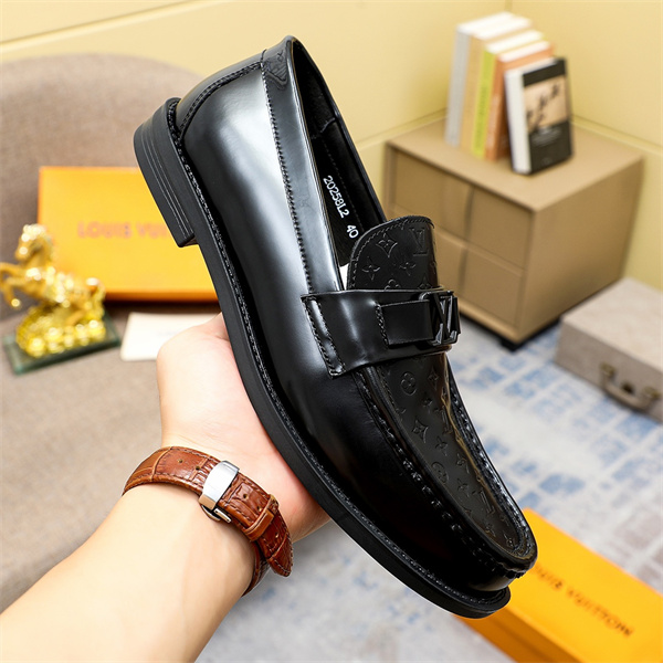 Lv Loafer 020