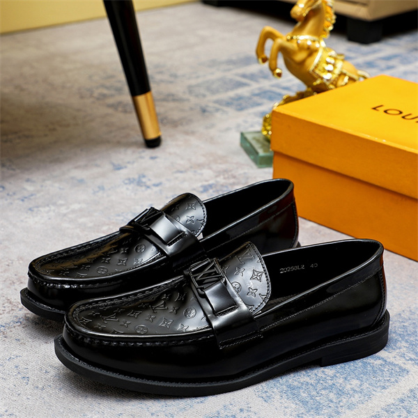 Lv Loafer 020
