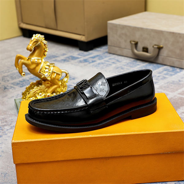 Lv Loafer 020