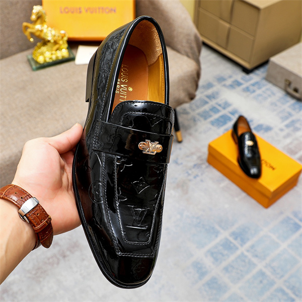 Lv Loafer 030
