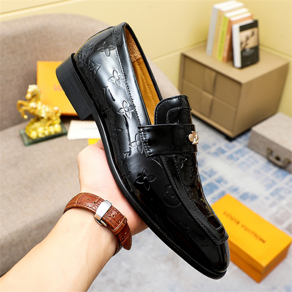 Lv Loafer 030
