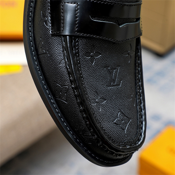 Lv Loafer 041