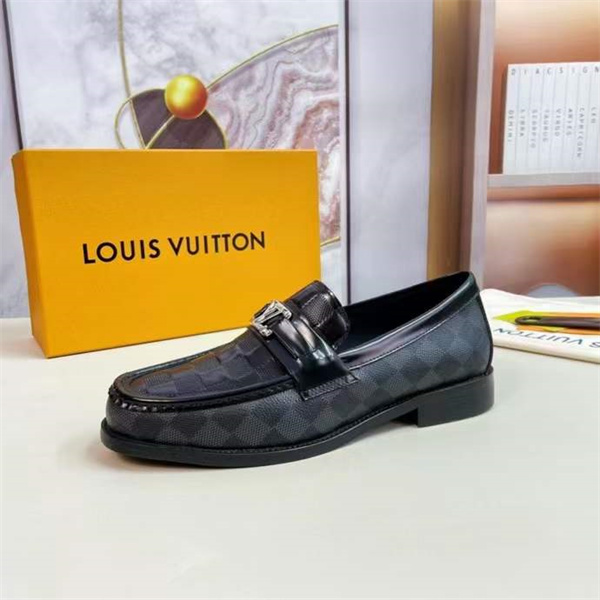 Lv Loafer 048