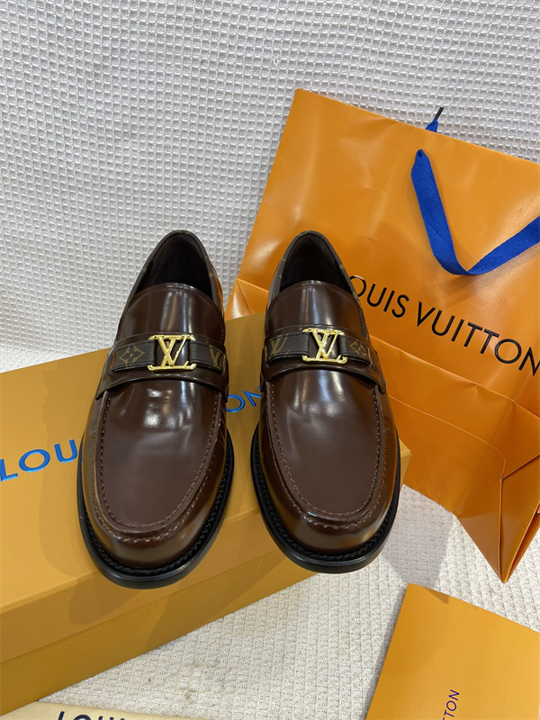 Lv Loafer 049