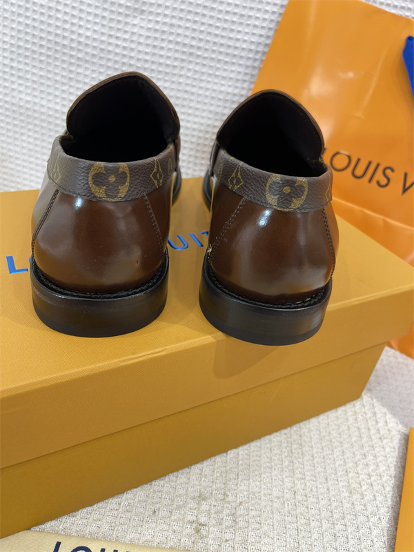 Lv Loafer 049