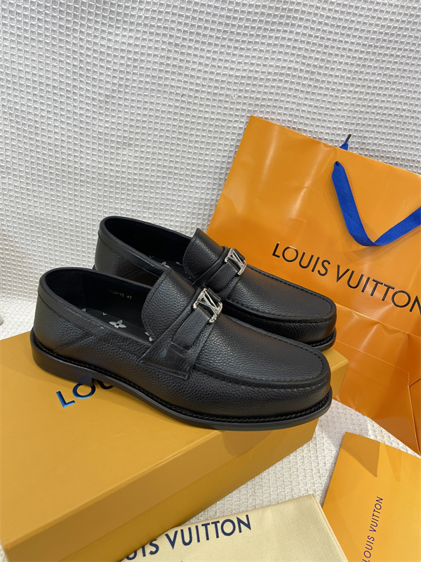 Lv Loafer 053