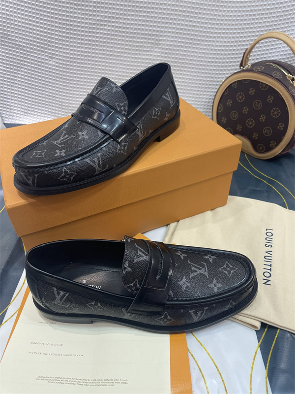 Lv Loafer 055
