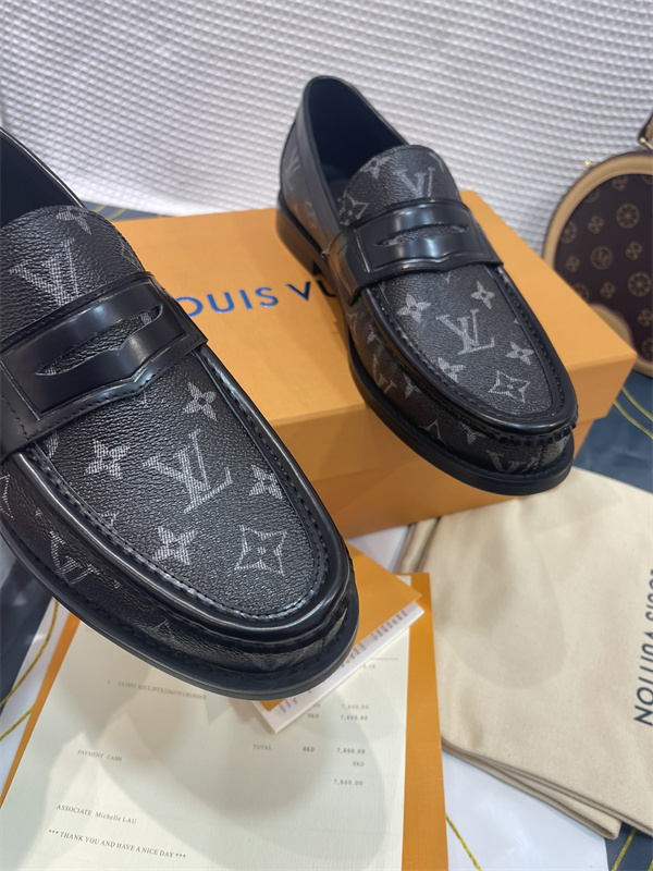 Lv Loafer 055