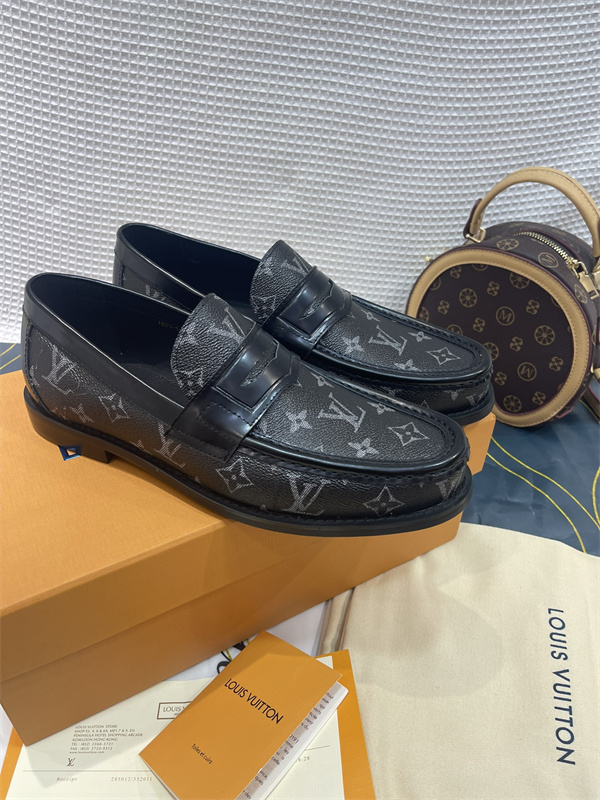 Lv Loafer 055