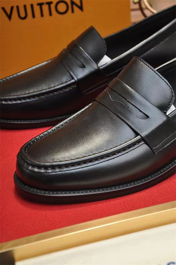 Lv Loafer 056
