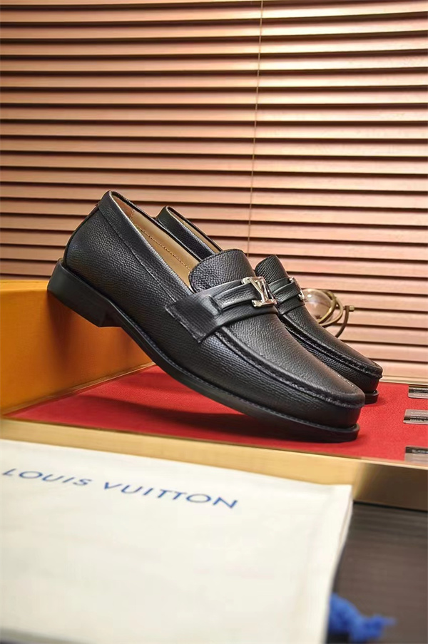 Lv Loafer 059