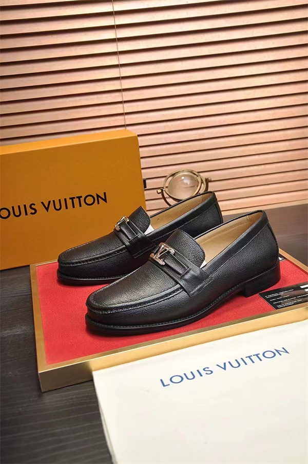 Lv Loafer 059