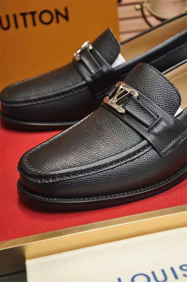 Lv Loafer 059