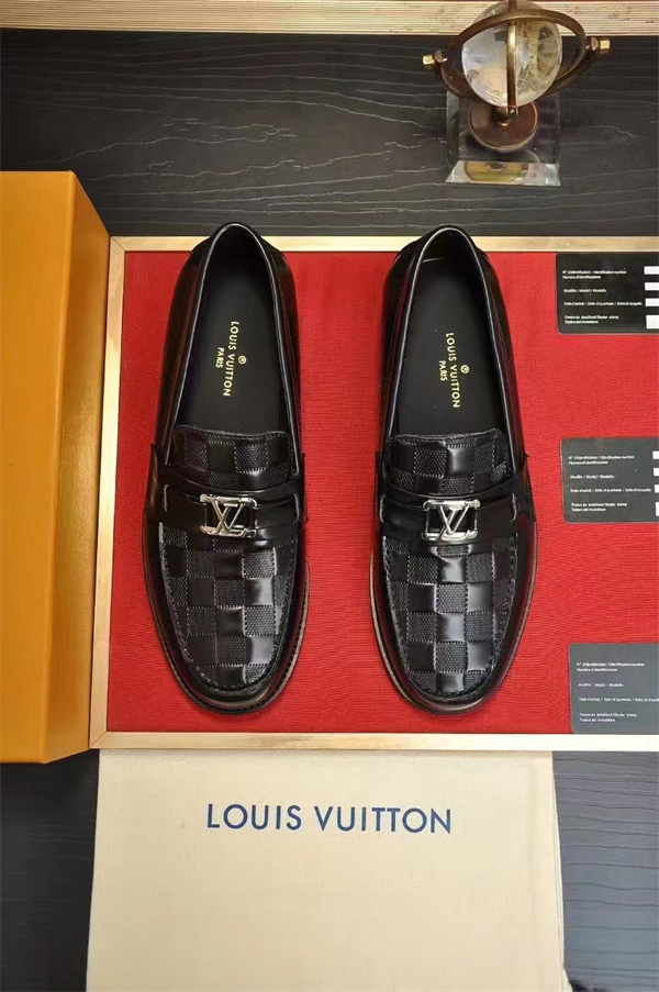Lv Loafer 062