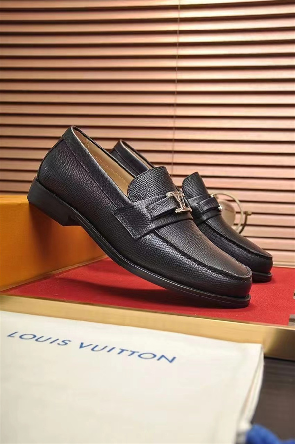 Lv Loafer 063