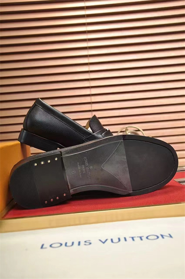 Lv Loafer 063