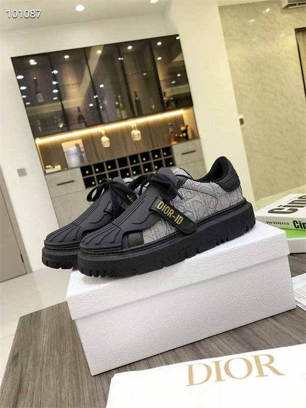 Dr Sneaker