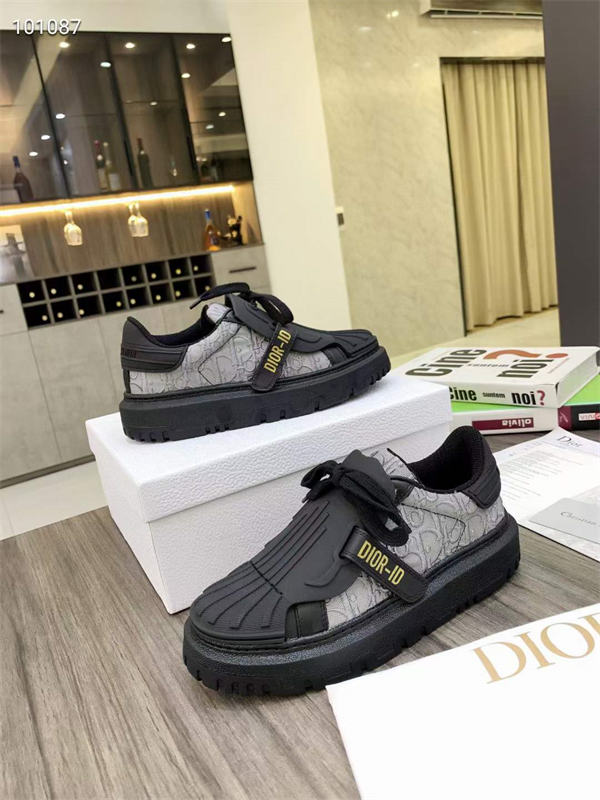 Dr Sneaker