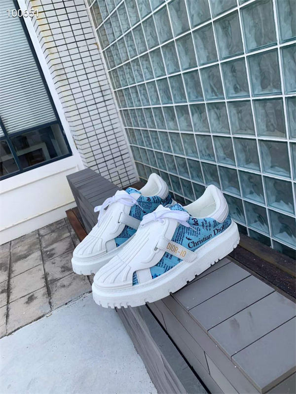Dr Sneaker